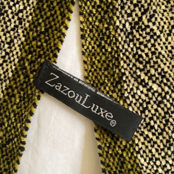 Zazou Luxe green & black winter neck scarf - Picture 2 of 4